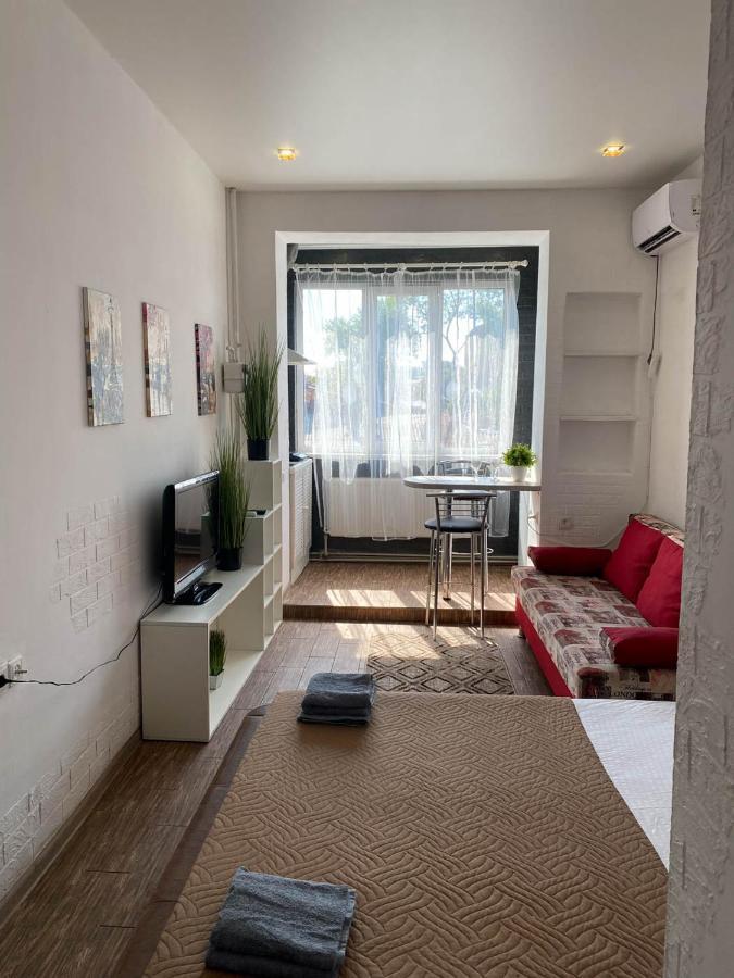 Well Located Studio - Yaroslavska Str. 21 Apartment Kharkiv Bagian luar foto