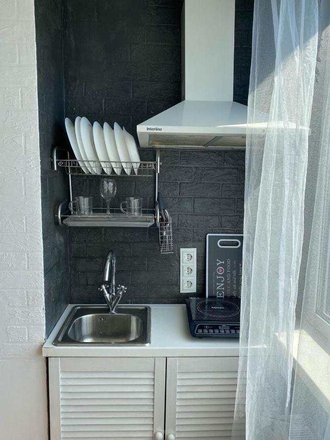Well Located Studio - Yaroslavska Str. 21 Apartment Kharkiv Bagian luar foto