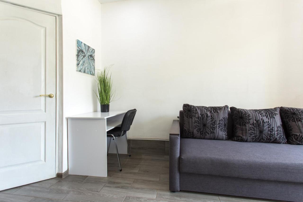 Well Located Studio - Yaroslavska Str. 21 Apartment Kharkiv Bagian luar foto