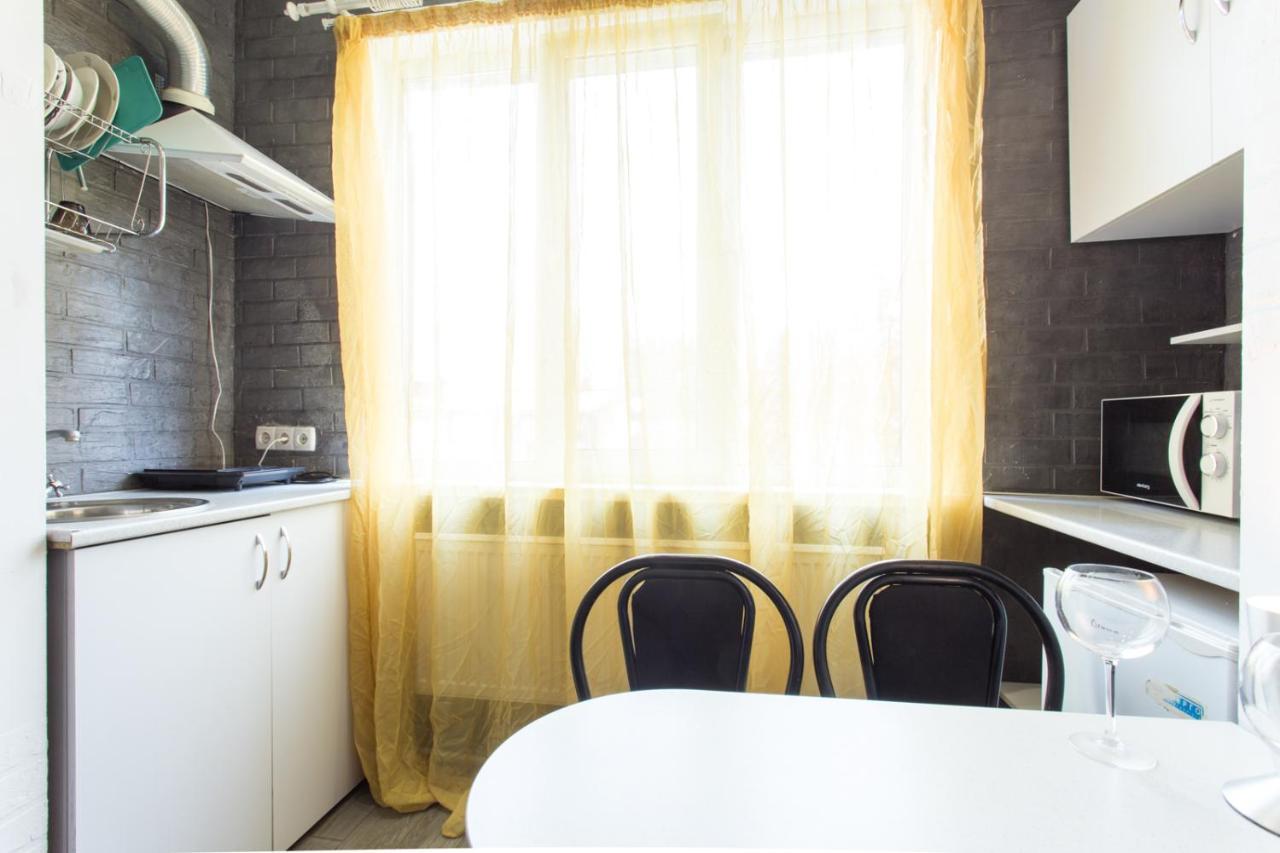 Well Located Studio - Yaroslavska Str. 21 Apartment Kharkiv Bagian luar foto
