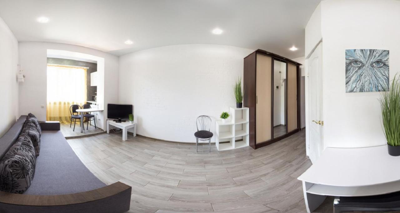 Well Located Studio - Yaroslavska Str. 21 Apartment Kharkiv Bagian luar foto