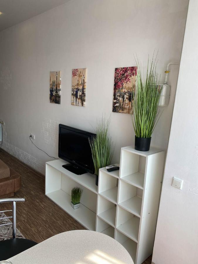 Well Located Studio - Yaroslavska Str. 21 Apartment Kharkiv Bagian luar foto